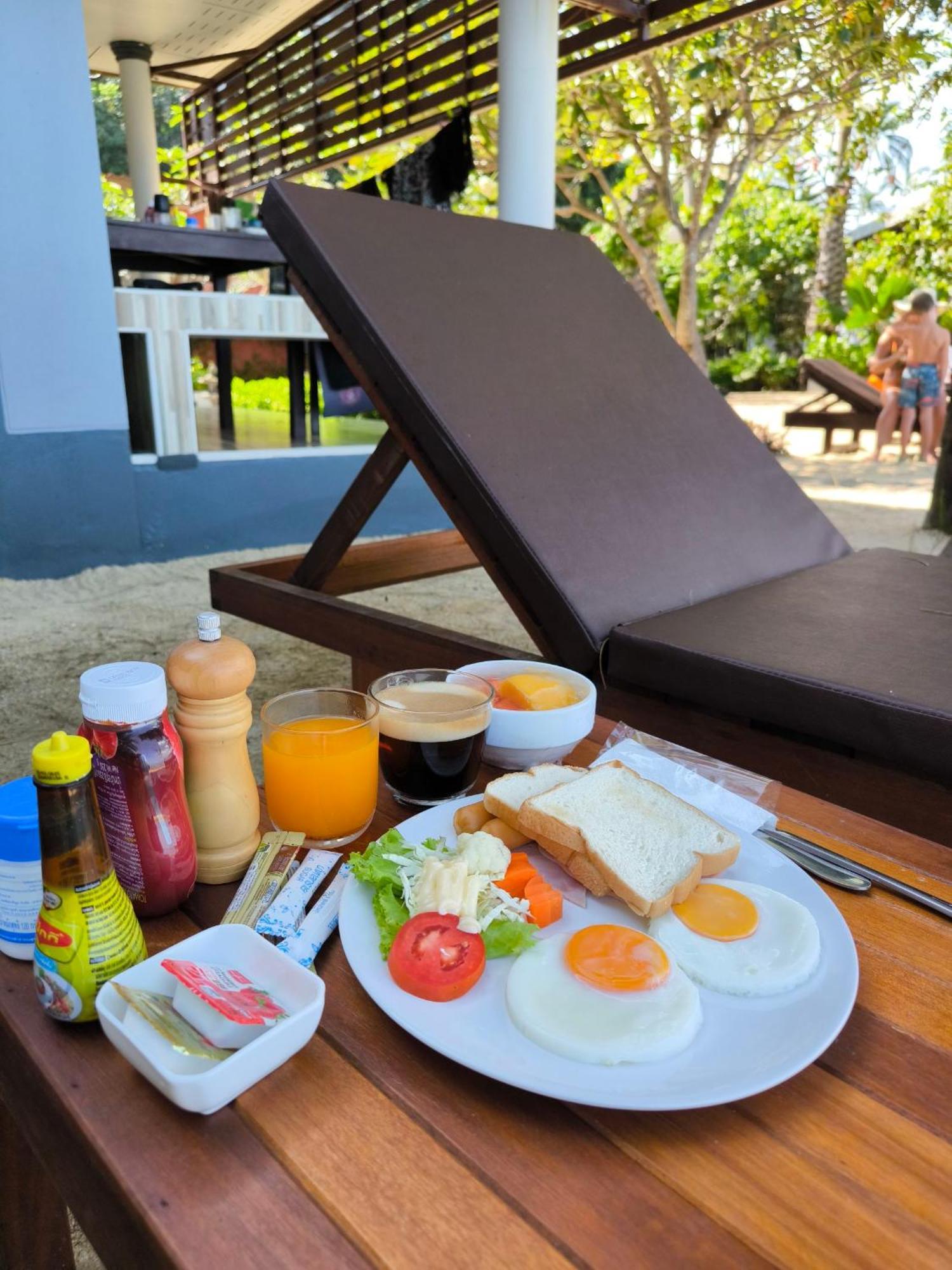 Maenam Villa Hotel Praia de Mae Nam Exterior foto